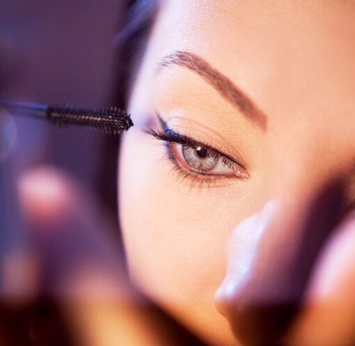 Best Eyelash Growth Serums Recommended by Beauty Experts