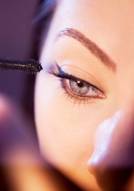 Best Eyelash Growth Serums Recommended by Beauty Experts